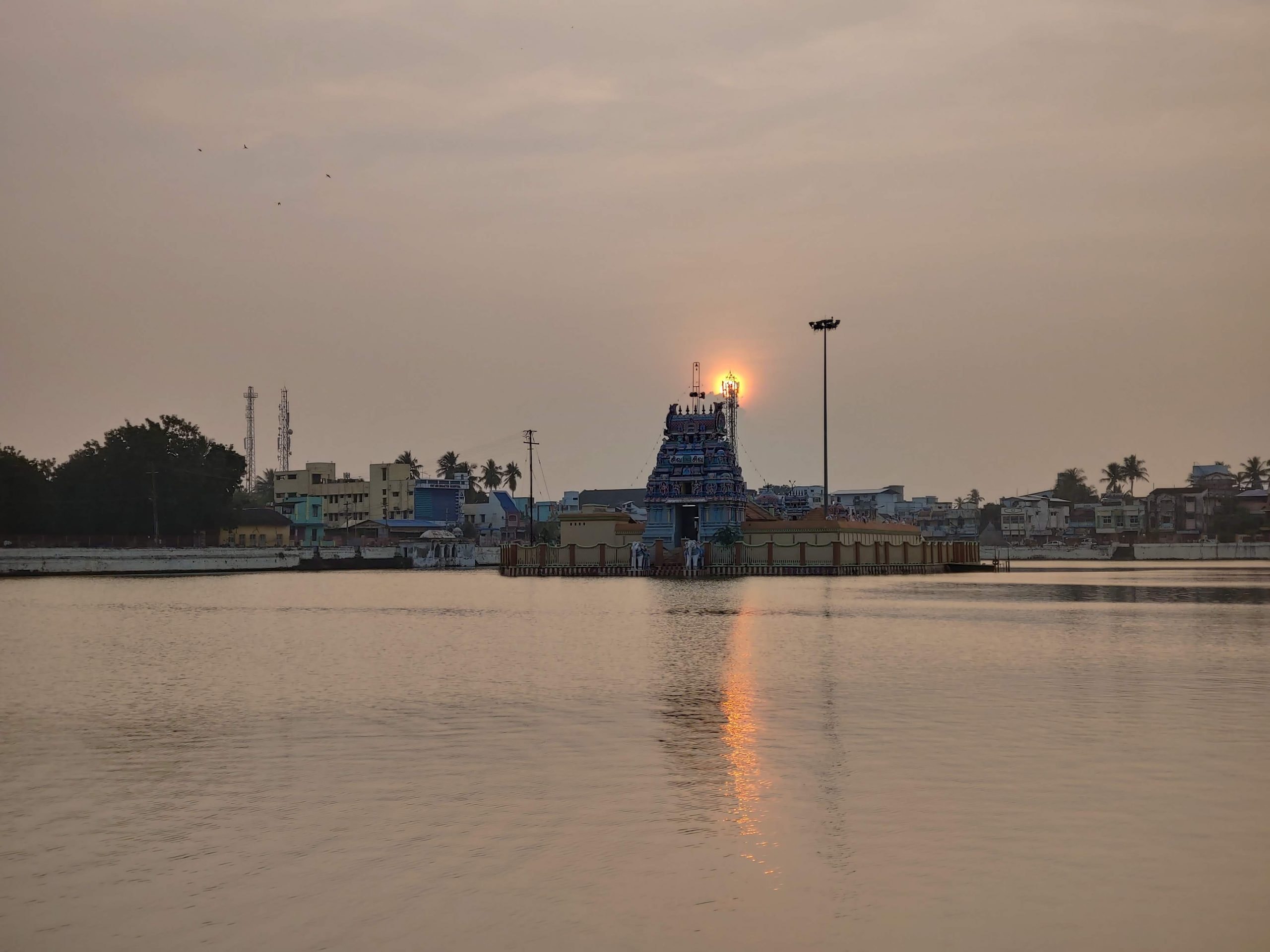 Sunset During Pradosha TIme near Thiyagarajar Temple Theppakulam © ArunJayaramakrishnan